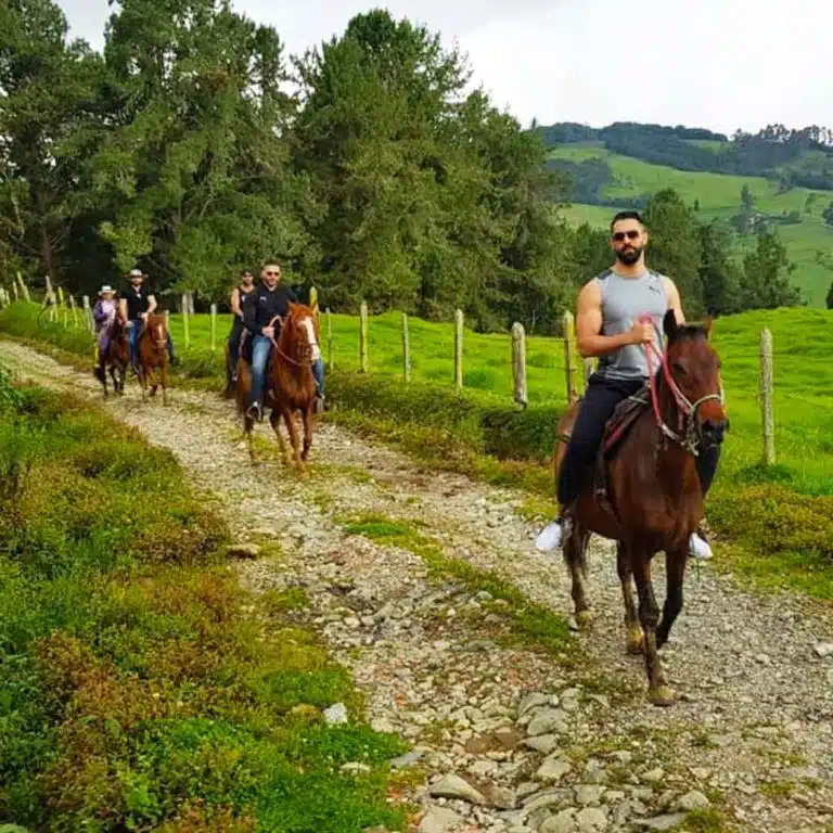 Medellín-Horseback-Riding-Tour-3