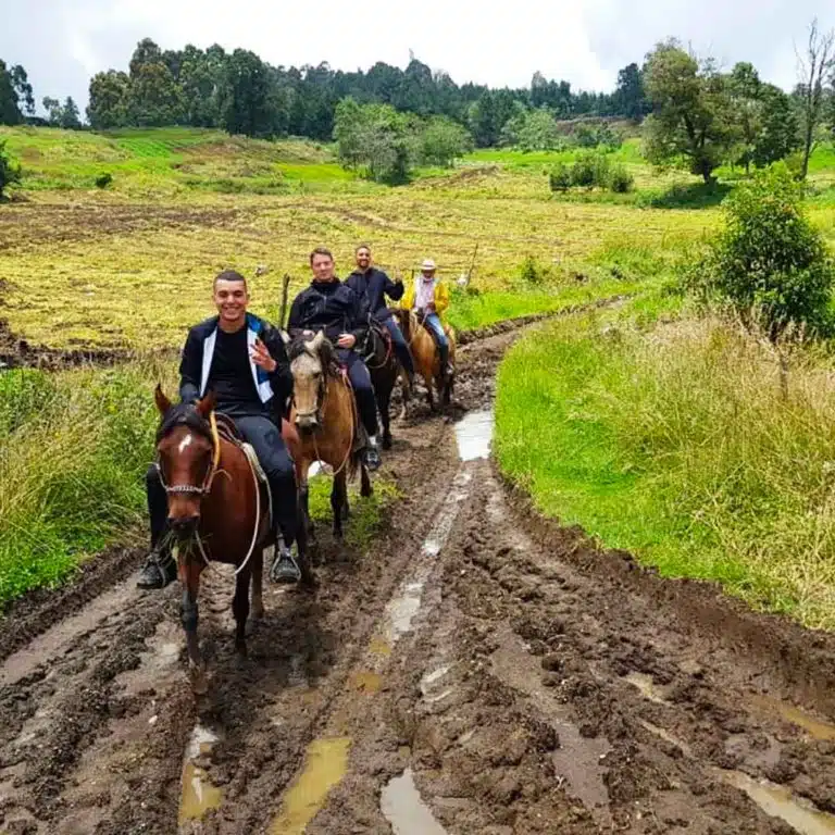 Medellín-Horseback-Riding-Tour-7